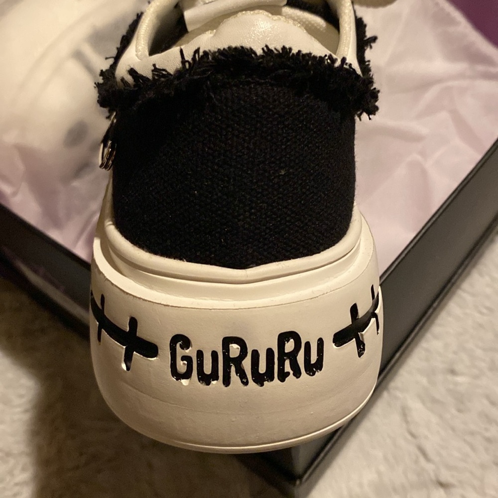 ***NWT*** GURURU GOTH PLATFORM CANVAS SNEAKERS - Picture 6 of 16